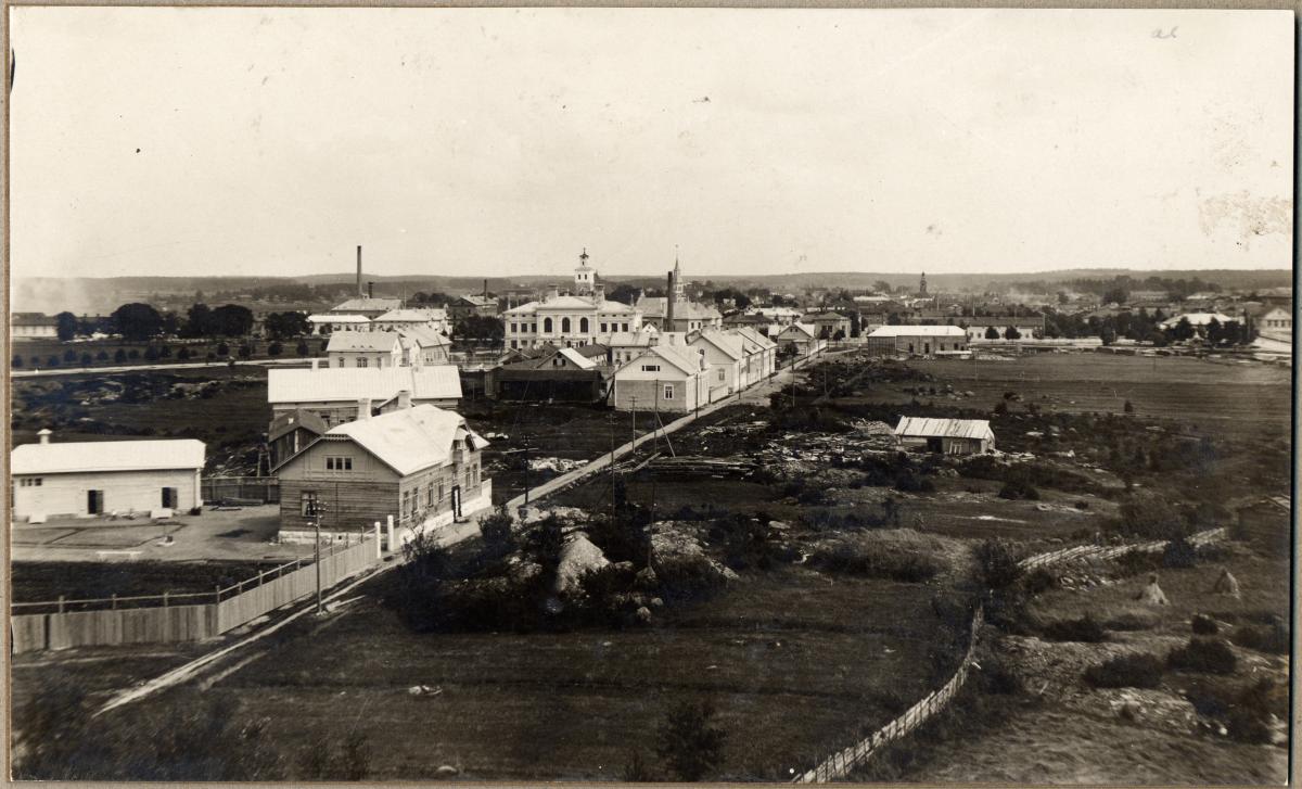 Foto fra Rauma, Finland: Katunäkymä Rauman merikoulun tornista kohti Rauman kaupunkia 1908 (RMK62 (numero