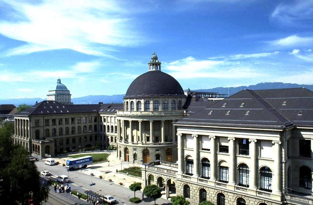 Foto fra Zürich, Sveits: Eidgenössische Technische Hochschule (ETH), main building Zürich