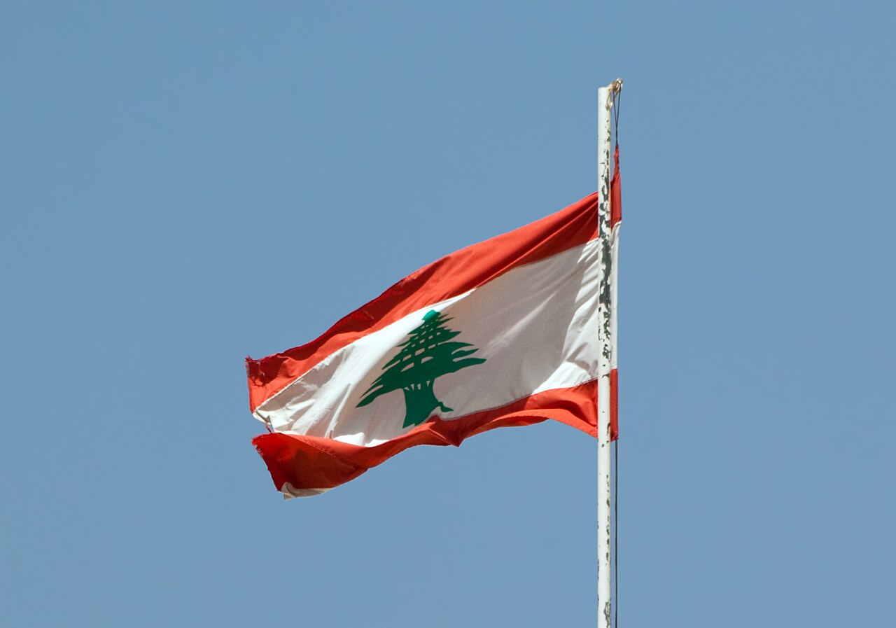 Foto fra Libanon – Beiteddine - drapeau libanais