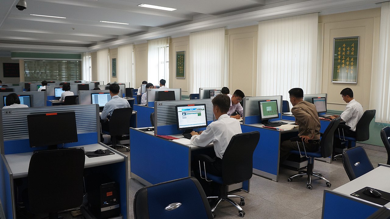 Foto fra Pyongyang, Nord-Korea – Kim Il-sung University computer room