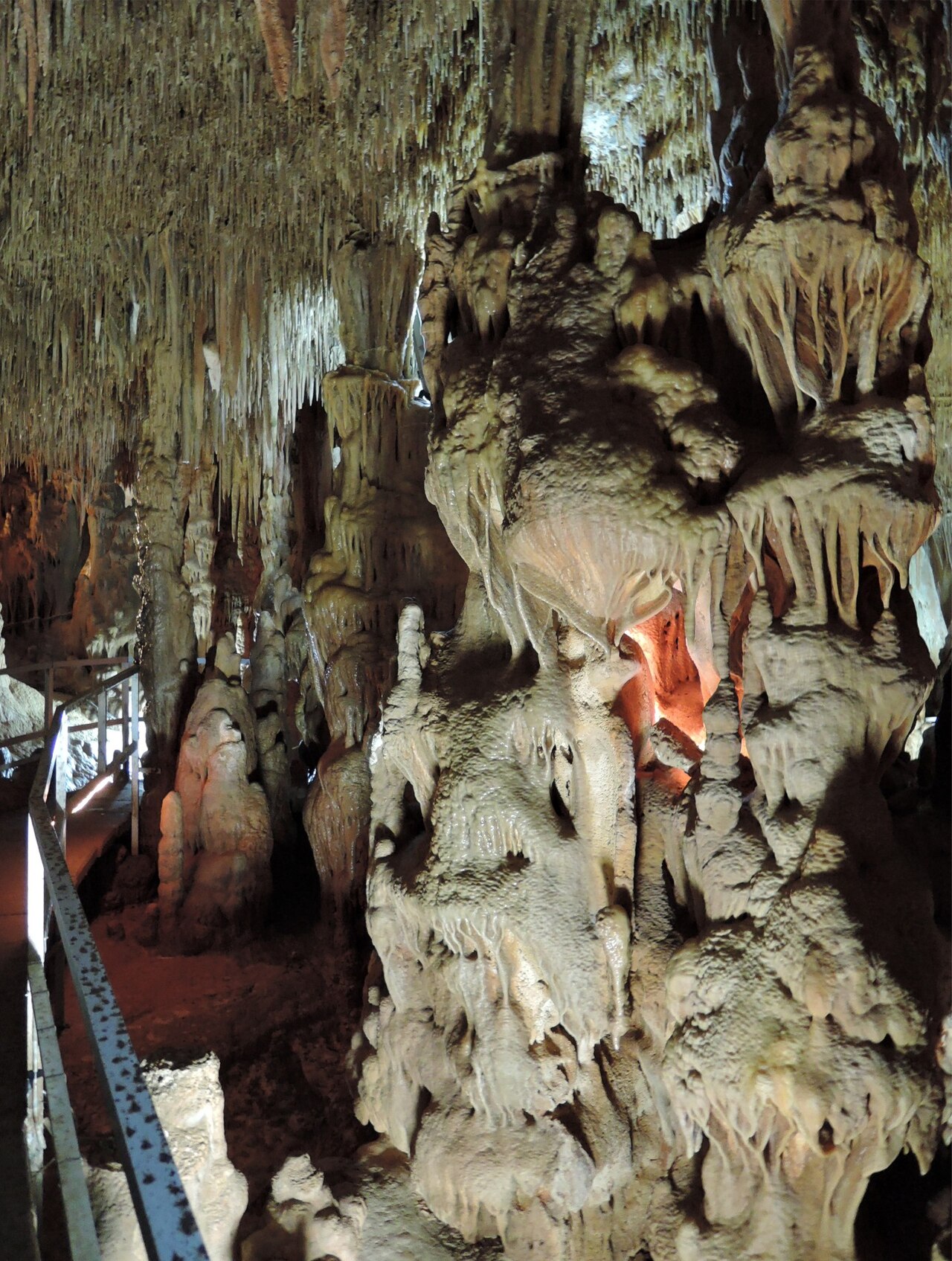 Foto fra Halkidiki, Hellas – Petralona cave formations