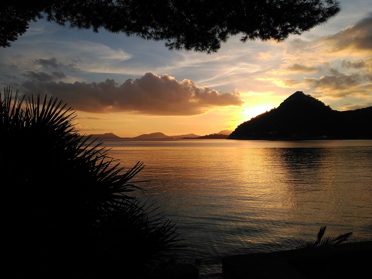 Foto fra Puerto Pollensa, Spania – Sunset in the bay of Pollença