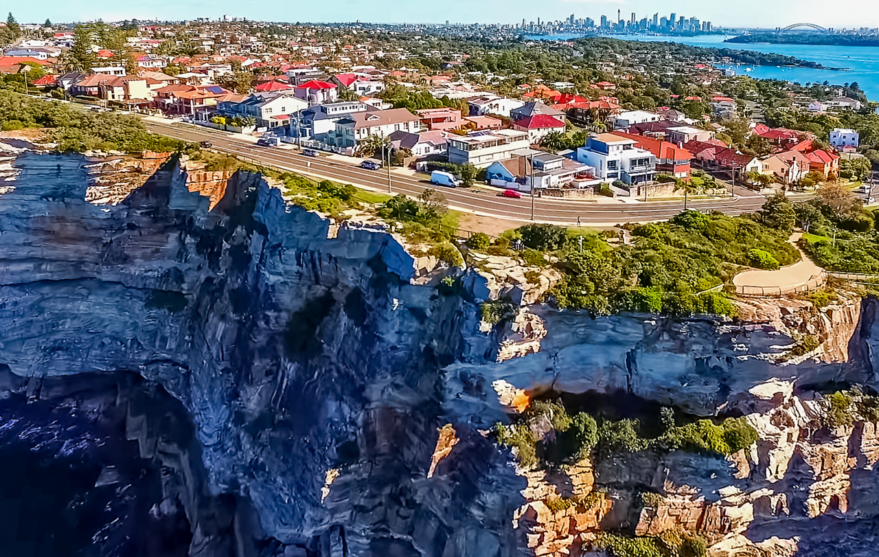 Foto fra Sydney harbour, Australia: Clifftop, hilly homes in Vaucluse in the eastern suburbs of Sydney, Australia b