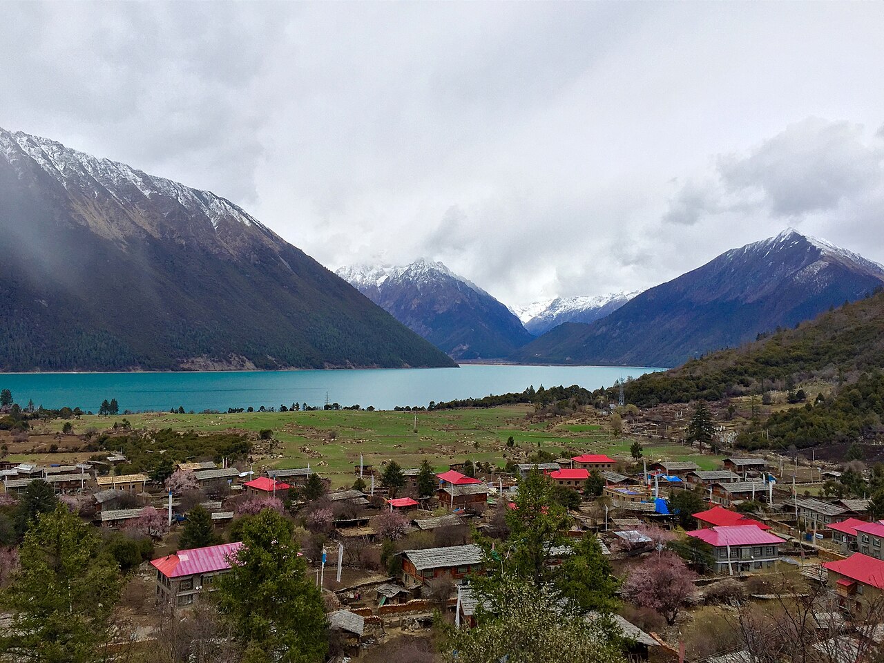 Foto fra Tibet, Kina – Gongbo'gyamda, Nyingchi, Tibet, China - panoramio